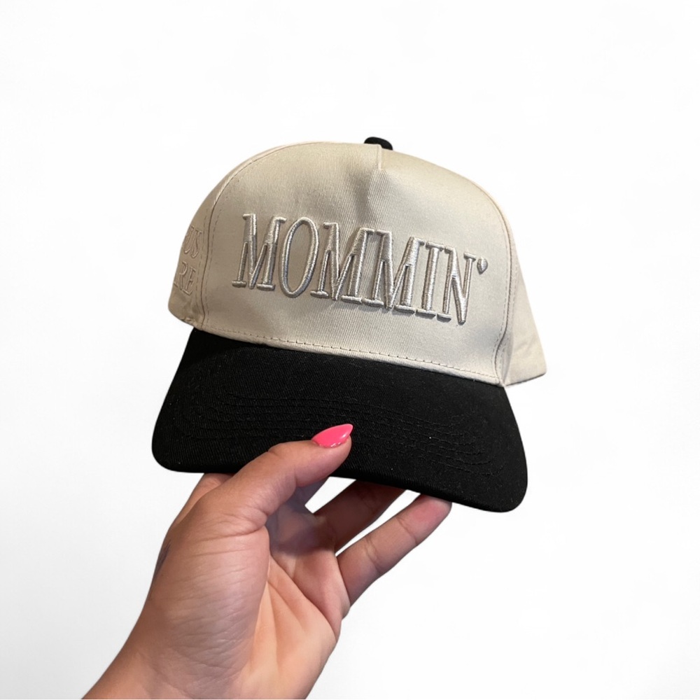 Black and Cream 'Mommin' Cap